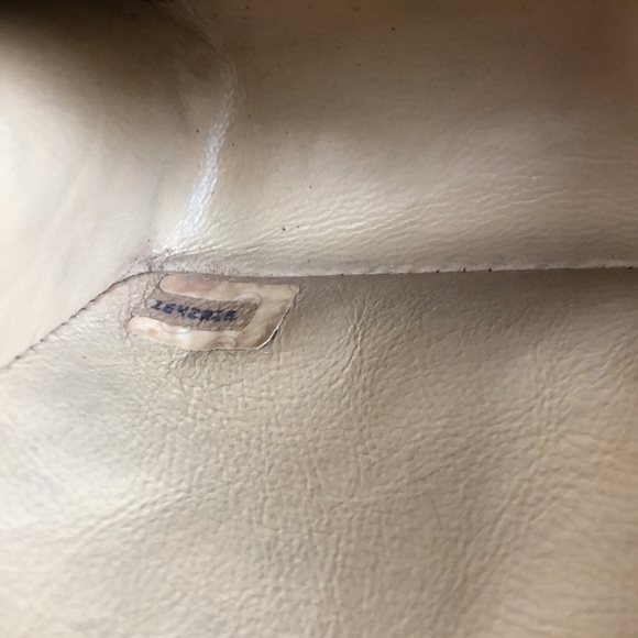 Vintage Chanel Cream Mini Flap - Picture 15 of 16
